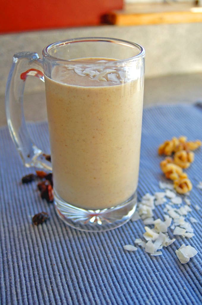 Banana-Nut Oatmeal-Raisin Smoothie with Coconut