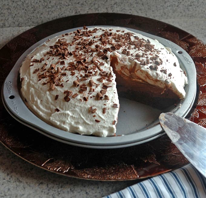 Homemade-Brownie-Bottom-Chocolate-Pie