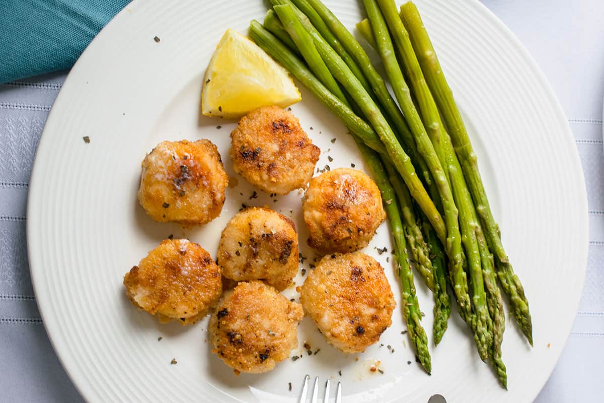 Broiled Scallops with Parmesan Bread Crumbs