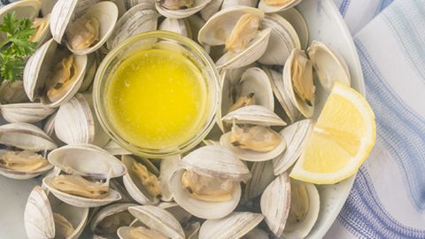 Beer Steamed Littleneck Clams