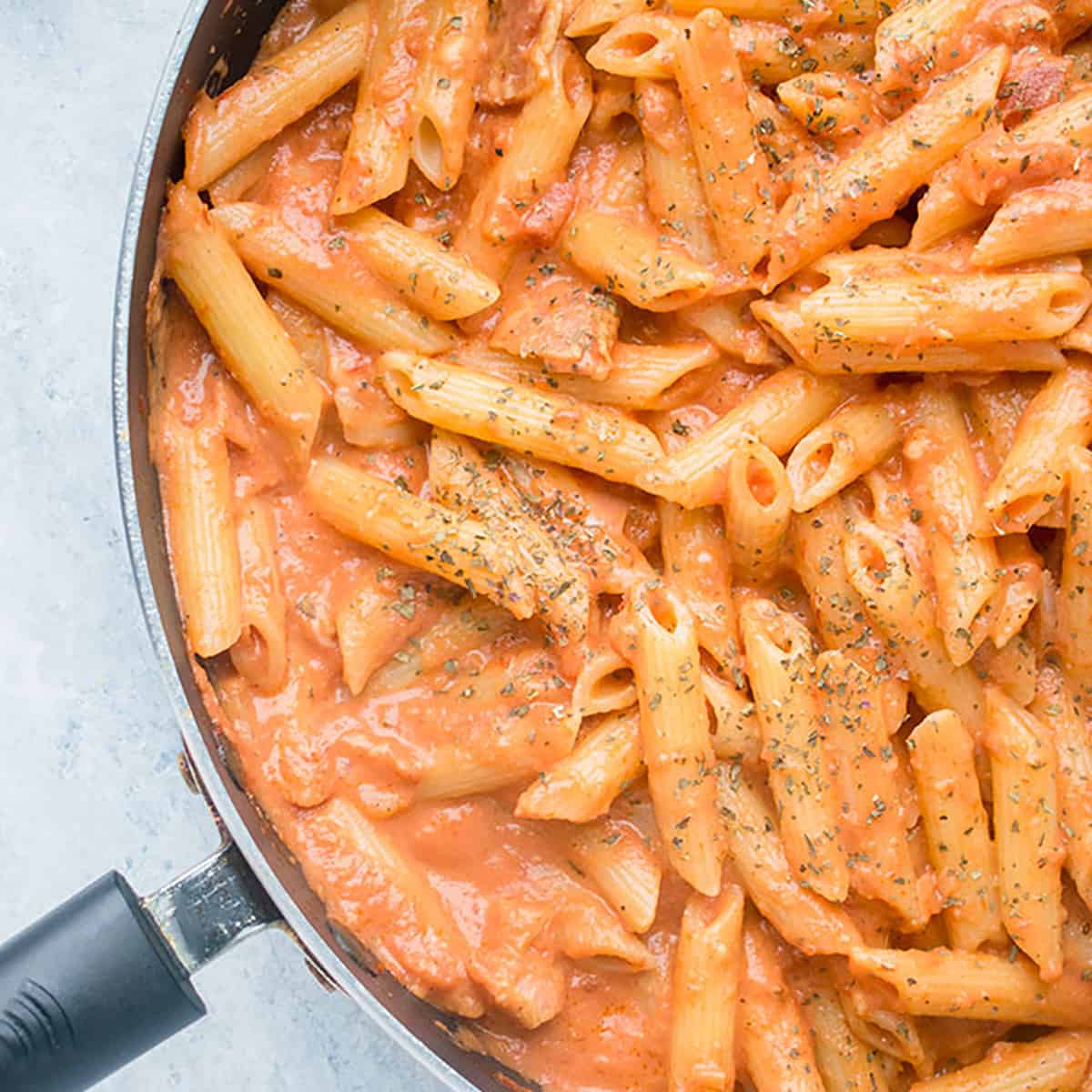 pan of pasta with vodka sauce