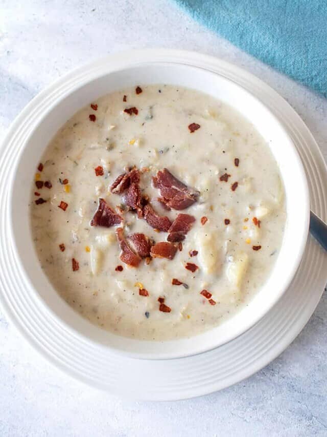 CLAM CHOWDER WITH BACON