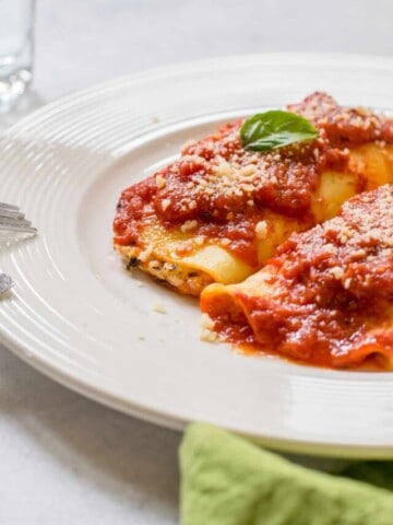 cropped-Homemade-Manicotti-with-Crepes-Crespelle-Photo.jpg
