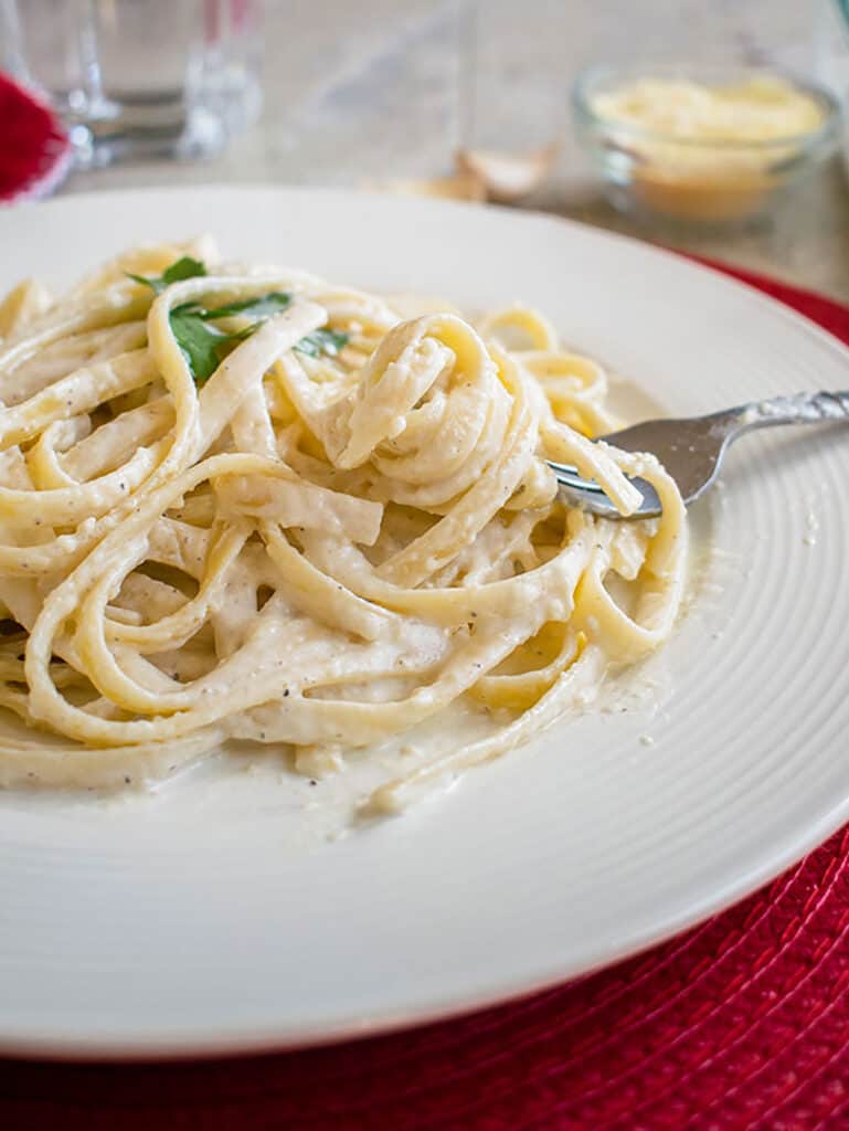 alfredo-sauce-with-cream-cheese-the-cheese-knees