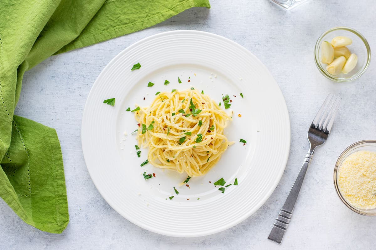 Pasta With Garlic And Oil (Aglio E Olio) - Cooking With Mamma C