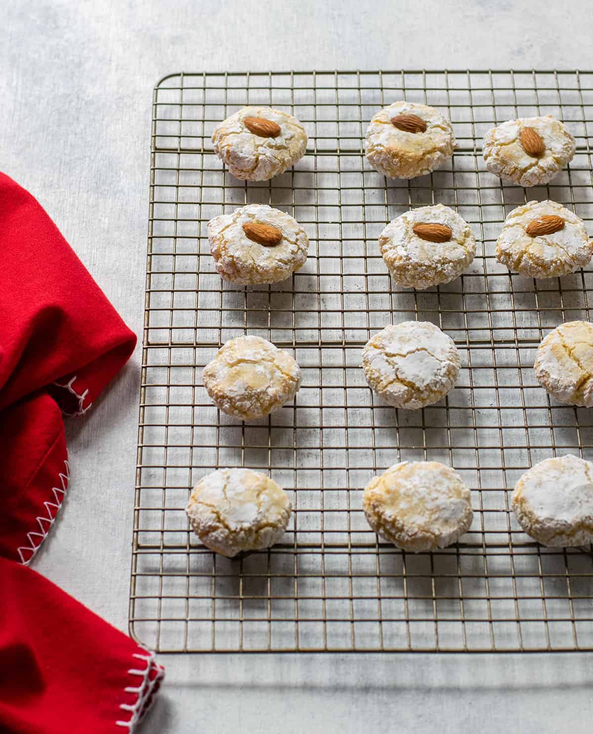 amaretti cookies on a cooling rack